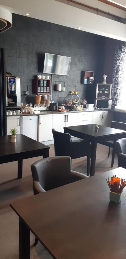 Logis Hotel Le Grand Cerf Ernee Luaran gambar