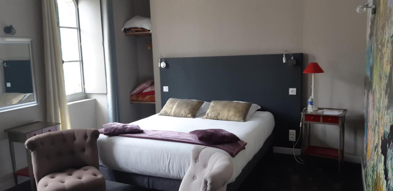 Logis Hotel Le Grand Cerf Ernee Luaran gambar