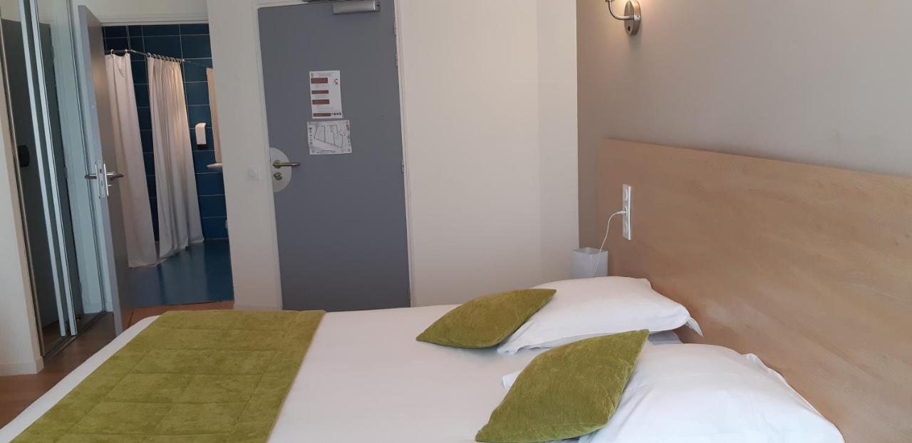 Logis Hotel Le Grand Cerf Ernee Luaran gambar