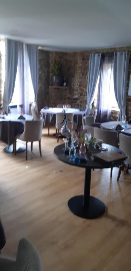 Logis Hotel Le Grand Cerf Ernee Luaran gambar