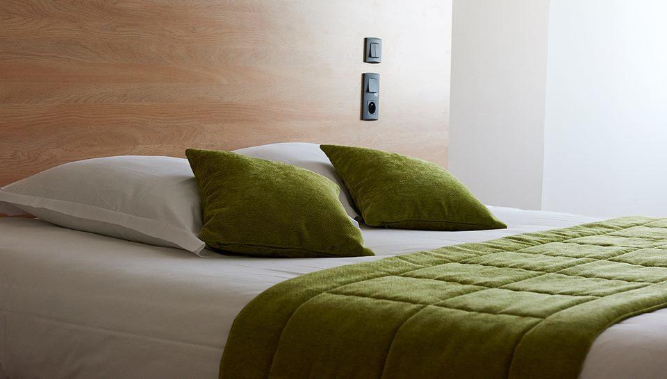 Logis Hotel Le Grand Cerf Ernee Luaran gambar